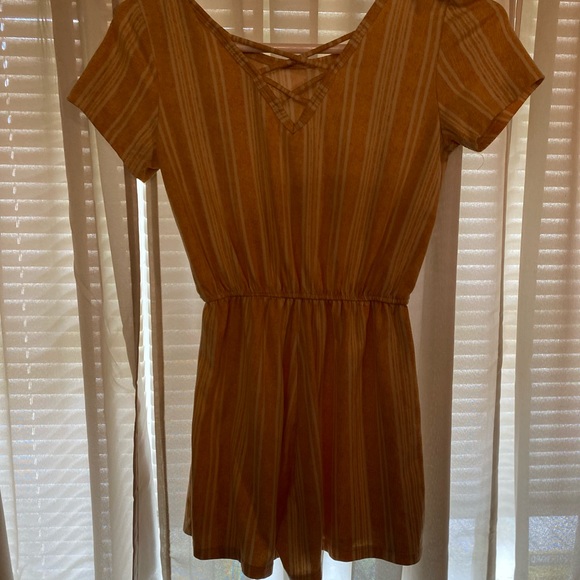 Romper - Picture 2 of 4